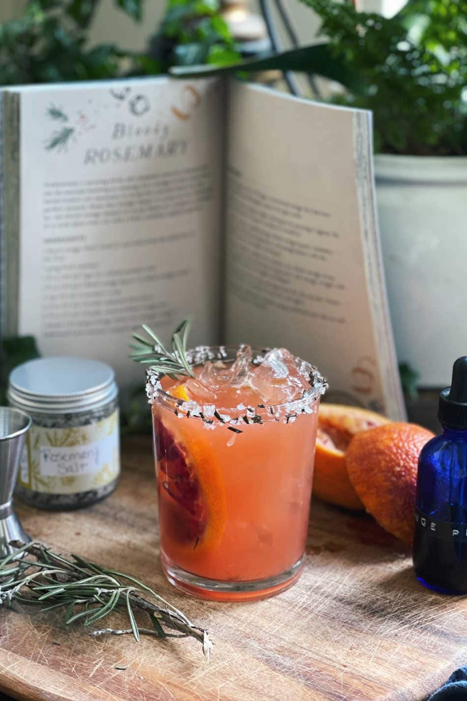 Botanical Cocktail Mixology: The Perfect Bloody Rosemary Cocktail 